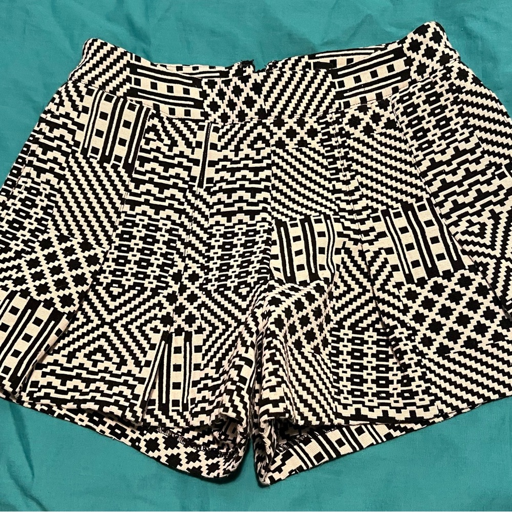 Stylish Black and White Geometric Women's Shorts
